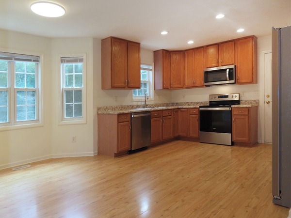 Kitchen and Breakfast Area