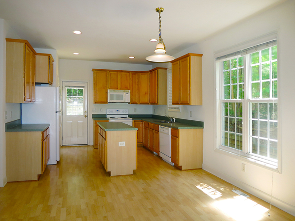 Kitchen (stainless appliances not reflected in photos)
