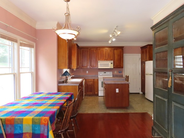 Breakfast Area and Kitchen
