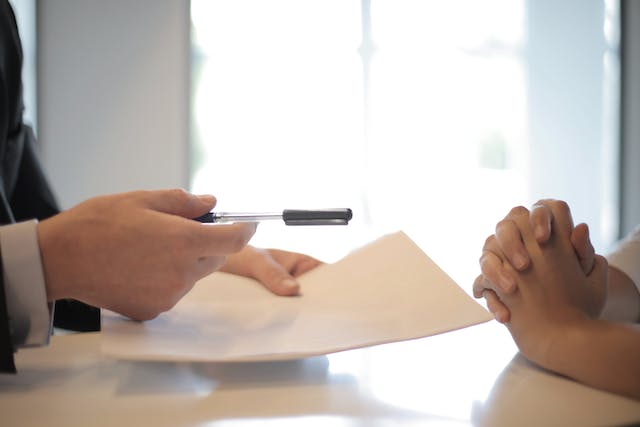 tenant-being-given-eviction-notice